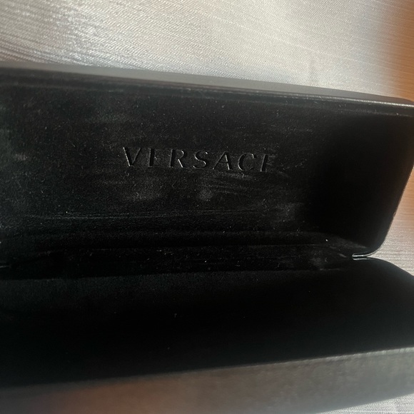 💕Versace black eye glasses case in EUC - Picture 5 of 6